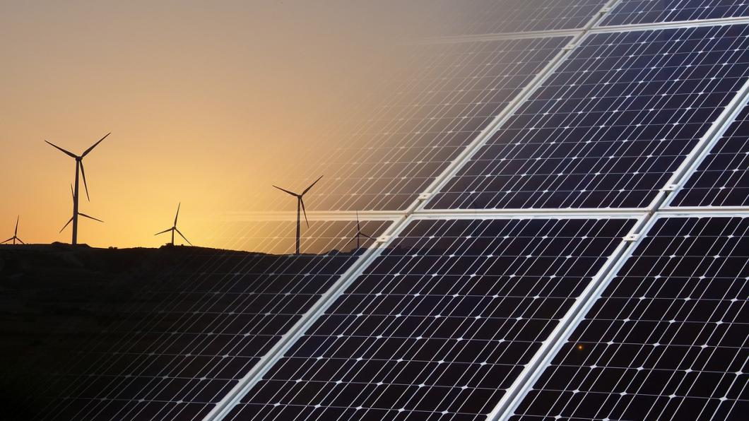 windmolens, zonnepanelen
