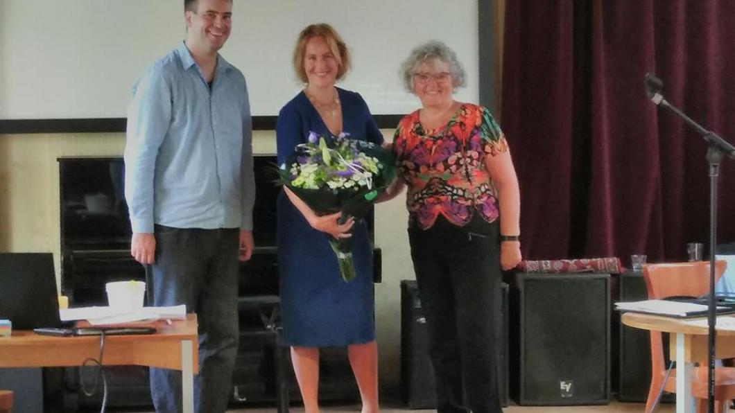 De ledenvergadering heeft op 2 juni in Breda plaats 1 al ingevuld. Op de foto: de net gekozen interim-afdelingsvoorzitter Michiel van der Velden, de net gekozen lijsttrekker Hagar Roijackers en de voorzitter van de kandidatencommissie Hetty Tindemans ALV GroenLinks Brabant 2 juni 2018 in Breda - lijsttrekker gekozen