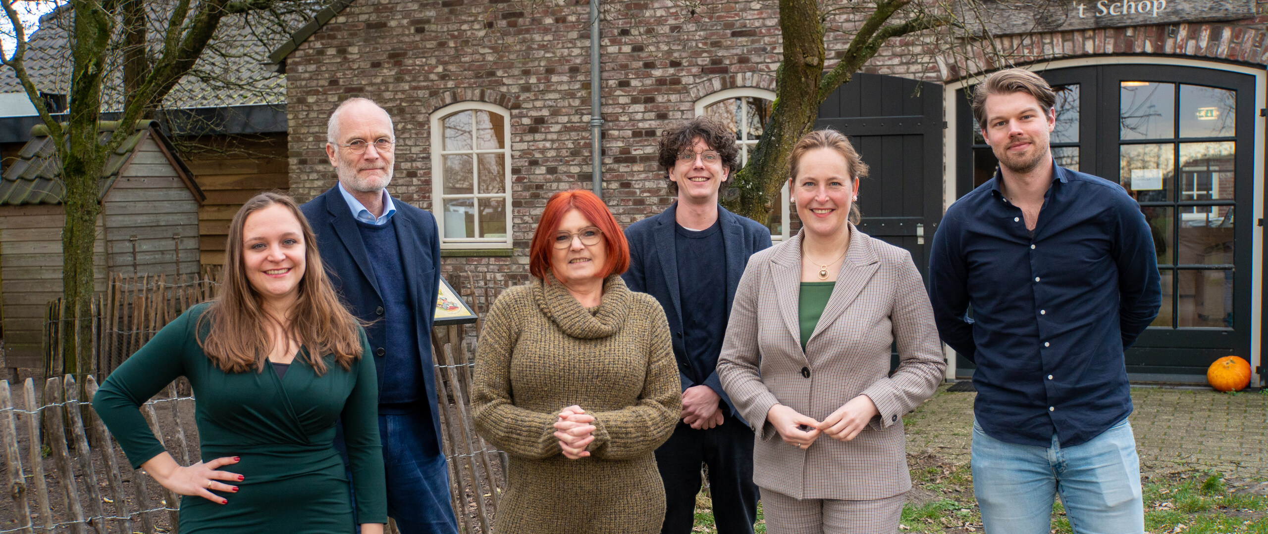 Groepsfoto fractie en gedeputeerde